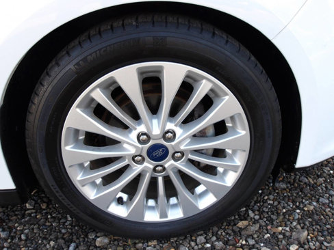 Used 2017 Ford C-MAX SE image 32