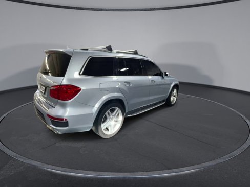Used 2015 Mercedes-Benz GL 550 4MATIC image 8