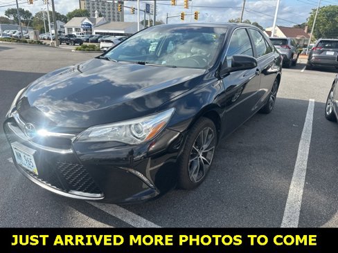Used 2017 Toyota Camry XSE image 2