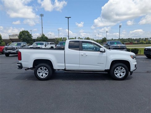 Used 2017 Chevrolet Colorado LT image 2