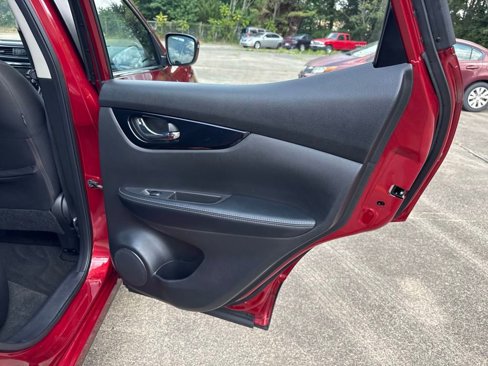 Certified 2020 Nissan Rogue Sport SV image 35