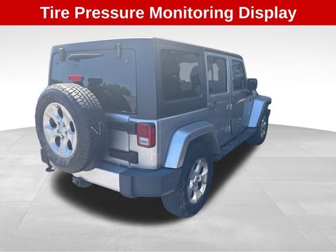 Used 2015 Jeep Wrangler Unlimited Sahara w/ Connectivity Group image 5