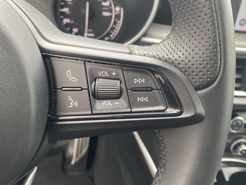 Used 2023 Alfa Romeo Stelvio Ti image 25