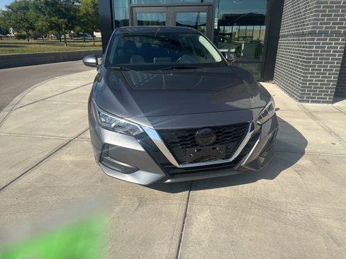 Used 2022 Nissan Sentra SV image 2