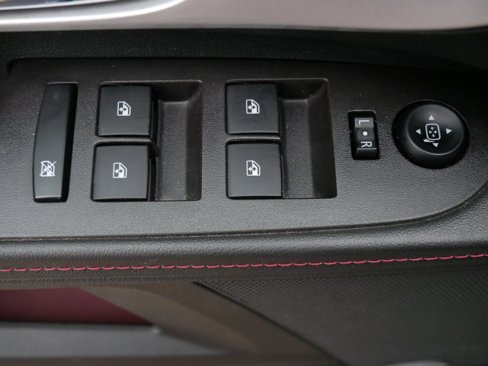 Used 2015 Chevrolet Equinox LT image 11