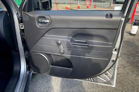 Used 2015 Jeep Patriot Sport image 20