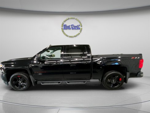 Used 2018 Chevrolet Silverado 1500 LTZ Z71 w/ Redline Edition image 4