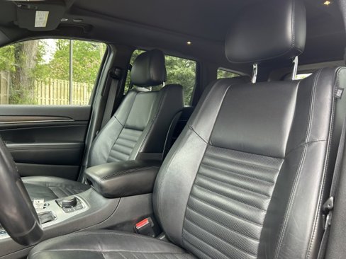 Used 2018 Jeep Grand Cherokee Limited image 19