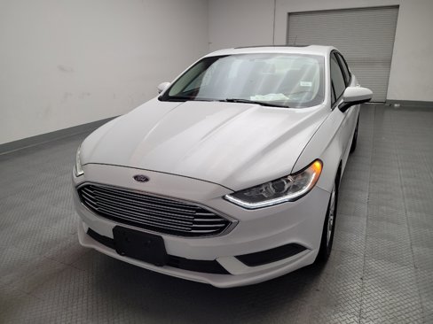 Used 2017 Ford Fusion SE w/ Fusion SE Technology Package image 15