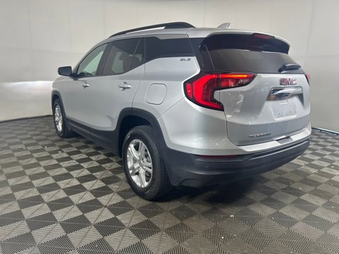 Used 2021 GMC Terrain SLE w/ Driver Convenience Package image 5