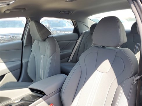 New 2025 Hyundai Elantra Sport image 12