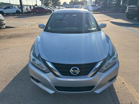 Used 2018 Nissan Altima 2.5 SV image 2