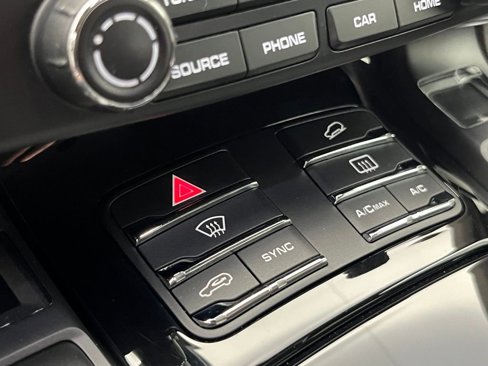 Used 2017 Porsche Cayenne Platinum Edition image 20