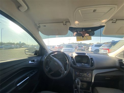 Used 2018 Ford Escape SE w/ SE Sync 3 Package image 4