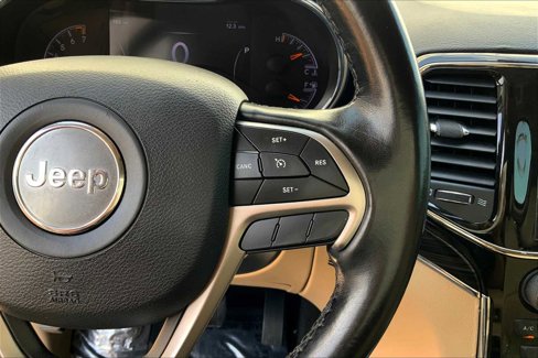Used 2020 Jeep Grand Cherokee Limited w/ Luxury Group II image 24