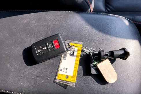 Used 2018 Toyota RAV4 SE image 14