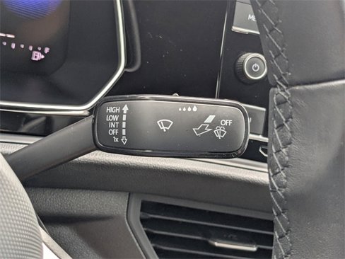Used 2024 Volkswagen Jetta Sport image 32