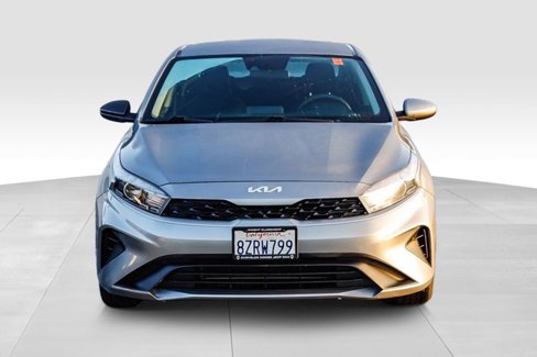 Used 2022 Kia Forte LXS image 2