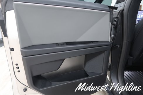 Used 2025 Tesla Cybertruck AWD Crew Cab image 34