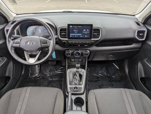 Used 2023 Hyundai Venue SEL image 21