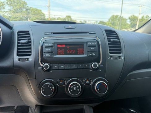 Used 2017 Kia Forte LX image 16
