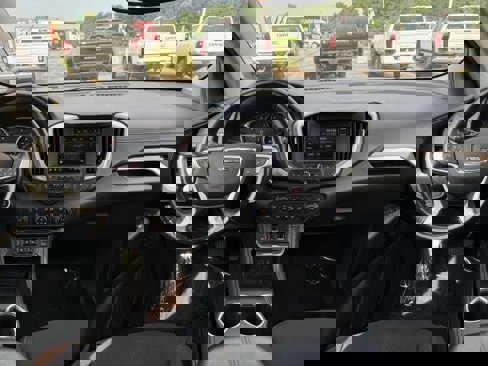Used 2021 GMC Terrain SLE w/ Driver Convenience Package image 16