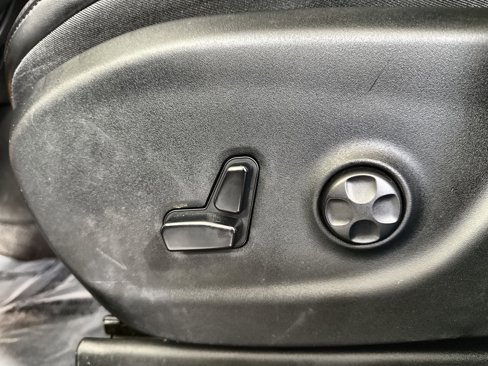 Used 2019 Jeep Cherokee Latitude Plus image 14