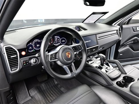 Certified 2020 Porsche Cayenne image 4
