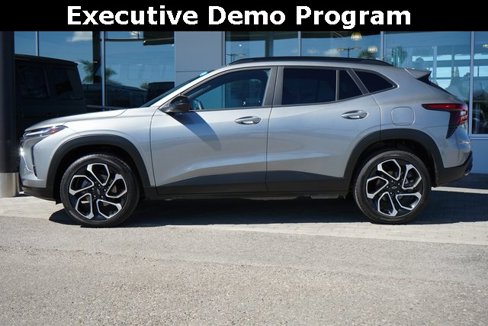 Used 2025 Chevrolet Trax RS w/ Driver Confidence Package image 5