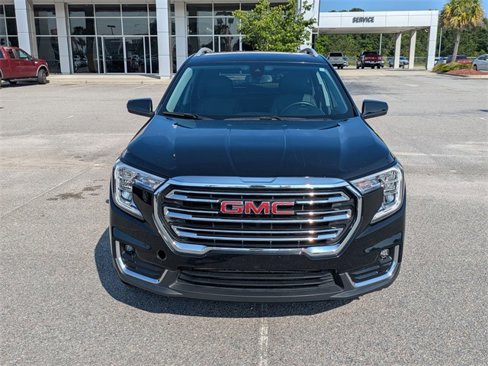 Used 2024 GMC Terrain SLT image 8
