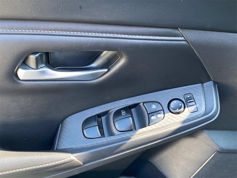 Used 2023 Nissan Sentra SV image 17