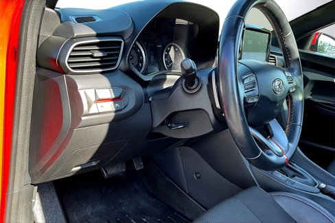 Used 2019 Hyundai Veloster 2.0 Premium image 17