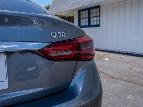 Used 2018 INFINITI Q50 Luxe w/ Essential Package (3.0T Luxe) image 11