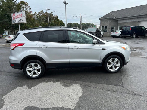 Used 2015 Ford Escape SE w/ Equipment Group 201A image 6