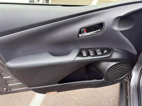 Used 2019 Toyota Prius LE image 4