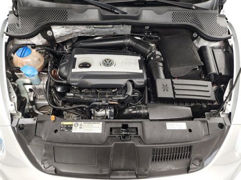 Used 2013 Volkswagen Beetle 2.0T image 35