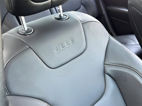 Used 2018 Jeep Cherokee Limited image 38