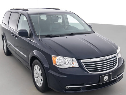 Used 2016 Chrysler Town & Country Touring image 1