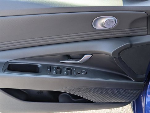 Used 2023 Hyundai Elantra Limited w/ Cargo Package image 19
