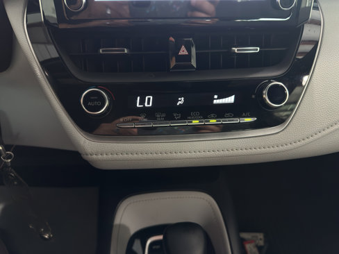 Used 2020 Toyota Corolla SE image 21