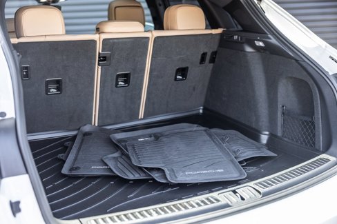 Certified 2025 Porsche Macan image 22