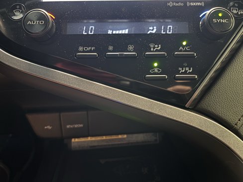Certified 2020 Toyota Camry XLE image 17