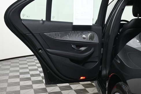 Used 2021 Mercedes-Benz E 350 4MATIC Sedan image 32