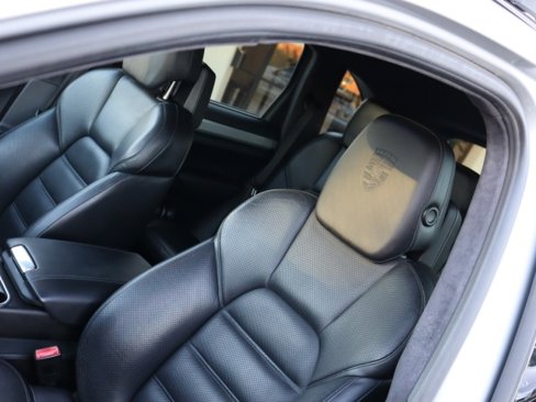 Used 2013 Porsche Cayenne Turbo image 27