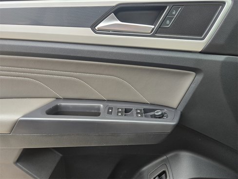 Used 2021 Volkswagen Atlas SE w/ Towing Package image 25