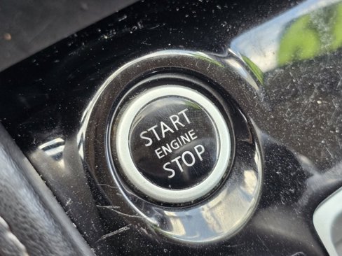 Used 2019 Nissan Kicks S image 26