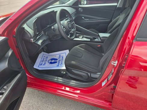 Used 2023 Hyundai Elantra SEL image 6