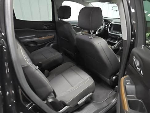 Used 2023 GMC Acadia SLE w/ Driver Convenience Package image 17