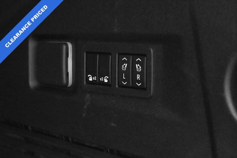 Used 2025 GMC Yukon Denali image 9