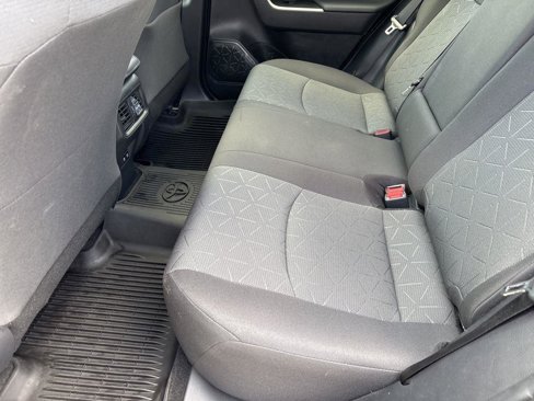 Used 2021 Toyota RAV4 XLE image 15